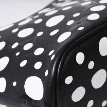 画像をギャラリービューアに読み込む, 極美品 LOUIS VUITTON ルイヴィトンYK 草間彌生 マシュマロPM ショルダーバッグ M46391モノグラムアンプラント ブラック 中古 4a000699