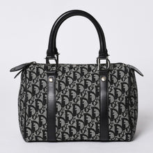 画像をギャラリービューアに読み込む, Christian Dior クリスチャンディオール トロッター柄 Mini Boston Bag ミニボストンバッグ BO G 0053 美品 中古 4a000821