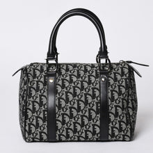 画像をギャラリービューアに読み込む, Christian Dior クリスチャンディオール トロッター柄 Mini Boston Bag ミニボストンバッグ BO G 0053 美品 中古 4a000821