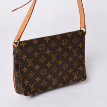 画像をギャラリービューアに読み込む, 極美品 LOUIS VUITTON ルイヴィトン ミュゼットタンゴ ショルダーバック M51257 モノグラム ブラウン 中古 4a000825