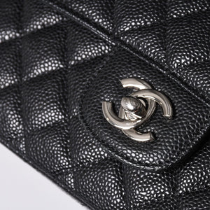 新品同様 CHANEL シャネル マトラッセ25 Wフラップ Wチェーンショルダーバッグ AO1112 27番台 キャビアスキン シルバー金具 中古 4a001063