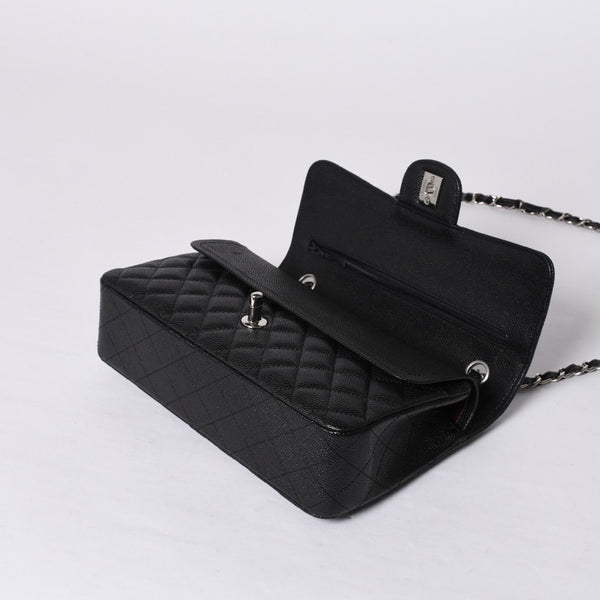 新品同様 CHANEL シャネル マトラッセ25 Wフラップ Wチェーンショルダーバッグ AO1112 27番台 キャビアスキン シルバー金具 中古 4a001063