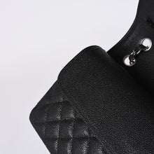 画像をギャラリービューアに読み込む, 新品同様 CHANEL シャネル マトラッセ25 Wフラップ Wチェーンショルダーバッグ AO1112 27番台 キャビアスキン シルバー金具 中古 4a001063