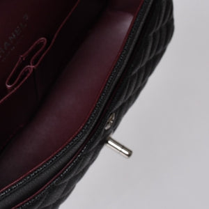 新品同様 CHANEL シャネル マトラッセ25 Wフラップ Wチェーンショルダーバッグ AO1112 27番台 キャビアスキン シルバー金具 中古 4a001063