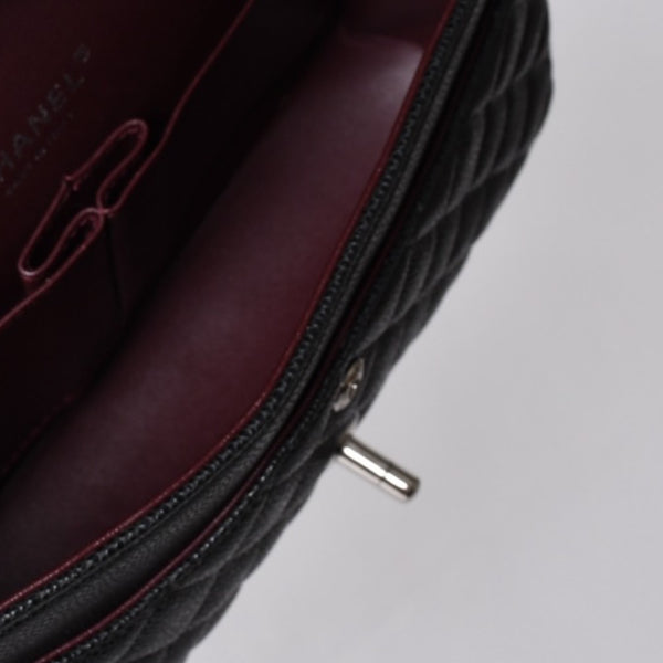 新品同様 CHANEL シャネル マトラッセ25 Wフラップ Wチェーンショルダーバッグ AO1112 27番台 キャビアスキン シルバー金具 中古 4a001063