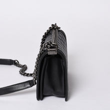 画像をギャラリービューアに読み込む, 極美品 CHANEL シャネル ボーイシャネル ショルダーバッグ ラムスキン 22番台 ブラック シルバー金具 中古 4a000908