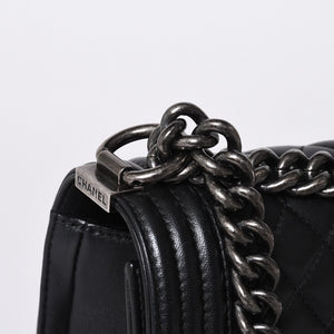 Very Good Condition CHANEL Boy Chanel Shoulder Bag Lambskin No. 22 Black Silver Hardware Used 4a000908