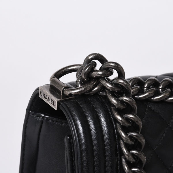 Very Good Condition CHANEL Boy Chanel Shoulder Bag Lambskin No. 22 Black Silver Hardware Used 4a000908