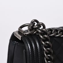 画像をギャラリービューアに読み込む, 極美品 CHANEL シャネル ボーイシャネル ショルダーバッグ ラムスキン 22番台 ブラック シルバー金具 中古 4a000908