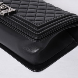 Very Good Condition CHANEL Boy Chanel Shoulder Bag Lambskin No. 22 Black Silver Hardware Used 4a000908