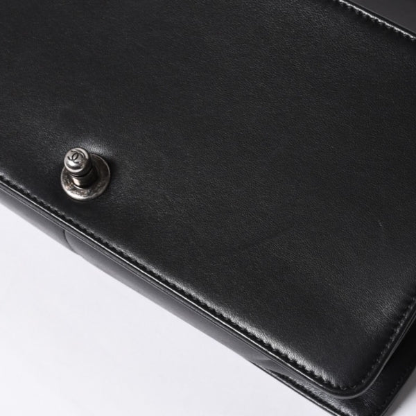 Very Good Condition CHANEL Boy Chanel Shoulder Bag Lambskin No. 22 Black Silver Hardware Used 4a000908