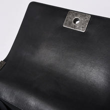 画像をギャラリービューアに読み込む, 極美品 CHANEL シャネル ボーイシャネル ショルダーバッグ ラムスキン 22番台 ブラック シルバー金具 中古 4a000908