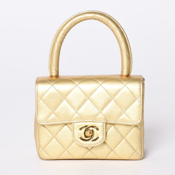 Very good condition CHANEL CHANEL Matelasse parent-child bag mini 2nd series bag gold gold hardware used 4a000926