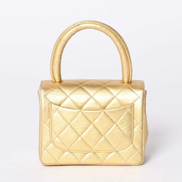Very good condition CHANEL CHANEL Matelasse parent-child bag mini 2nd series bag gold gold hardware used 4a000926