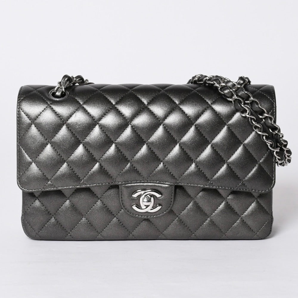 Like new CHANEL Matelasse 25 W Flap W Chain Shoulder Bag Shine Gray Random Lambskin Silver Hardware Used 4a001064