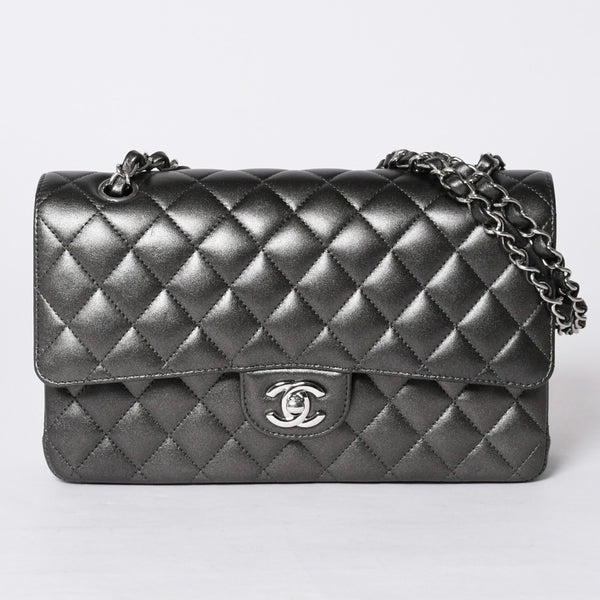 新品同様 CHANEL シャネル マトラッセ25 Wフラップ Wチェーンショルダーバッグ シャイングレー ランダム ラムスキン シルバー金具 中古 4a001064