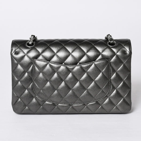 新品同様 CHANEL シャネル マトラッセ25 Wフラップ Wチェーンショルダーバッグ シャイングレー ランダム ラムスキン シルバー金具 中古 4a001064