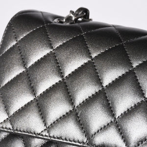 新品同様 CHANEL シャネル マトラッセ25 Wフラップ Wチェーンショルダーバッグ シャイングレー ランダム ラムスキン シルバー金具 中古 4a001064