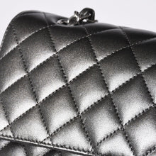 画像をギャラリービューアに読み込む, 新品同様 CHANEL シャネル マトラッセ25 Wフラップ Wチェーンショルダーバッグ シャイングレー ランダム ラムスキン シルバー金具 中古 4a001064