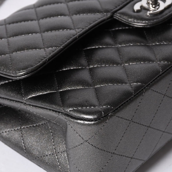 新品同様 CHANEL シャネル マトラッセ25 Wフラップ Wチェーンショルダーバッグ シャイングレー ランダム ラムスキン シルバー金具 中古 4a001064