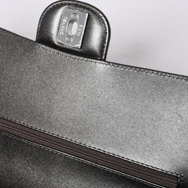 新品同様 CHANEL シャネル マトラッセ25 Wフラップ Wチェーンショルダーバッグ シャイングレー ランダム ラムスキン シルバー金具 中古 4a001064