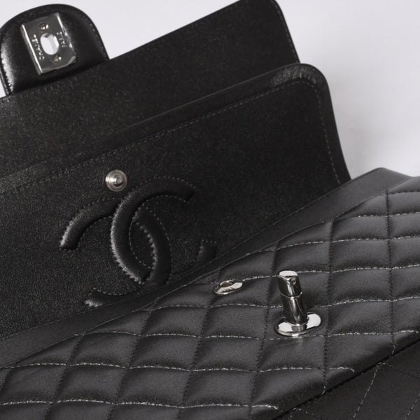 新品同様 CHANEL シャネル マトラッセ25 Wフラップ Wチェーンショルダーバッグ シャイングレー ランダム ラムスキン シルバー金具 中古 4a001064