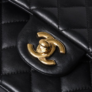 極美品 CHANEL シャネル マトラッセ25 Wフラップ Wチェーンショルダーバッグ A01112 20番台 ラムスキン ココマーク ブラック ゴールド 中古 4a001272