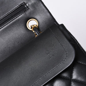 極美品 CHANEL シャネル マトラッセ25 Wフラップ Wチェーンショルダーバッグ A01112 20番台 ラムスキン ココマーク ブラック ゴールド 中古 4a001272
