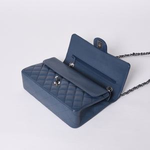極美品 CHANEL シャネル マトラッセ25 Wフラップ Wチェーンショルダーバッグ AO1112 ブルー系 20番台 キャビアスキン シルバー金具 中古 4a001275