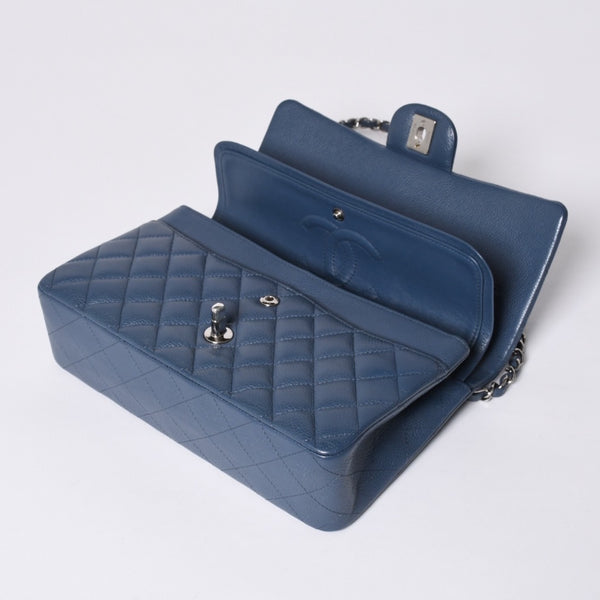極美品 CHANEL シャネル マトラッセ25 Wフラップ Wチェーンショルダーバッグ AO1112 ブルー系 20番台 キャビアスキン シルバー金具 中古 4a001275