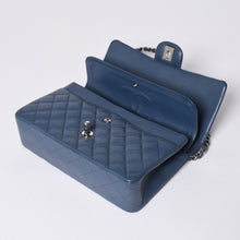 画像をギャラリービューアに読み込む, 極美品 CHANEL シャネル マトラッセ25 Wフラップ Wチェーンショルダーバッグ AO1112 ブルー系 20番台 キャビアスキン シルバー金具 中古 4a001275