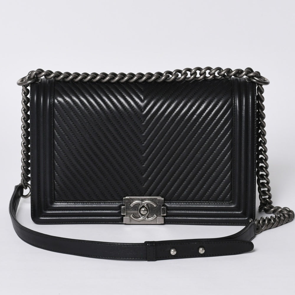 極美品 CHANEL シャネル ボーイシャネル シェブロン チェーンショルダーバッグ A92193 20番台 ココマーク カーフスキン ブラック 中古 4a000907
