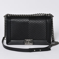 Very Good Condition CHANEL Boy Chanel Chevron Chain Shoulder Bag A92193 20th Series Coco Mark Calfskin Black Used 4a000907