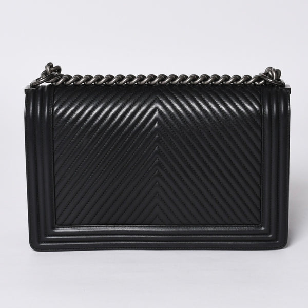 Very Good Condition CHANEL Boy Chanel Chevron Chain Shoulder Bag A92193 20th Series Coco Mark Calfskin Black Used 4a000907