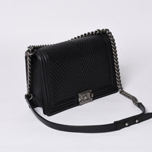 画像をギャラリービューアに読み込む, 極美品 CHANEL シャネル ボーイシャネル シェブロン チェーンショルダーバッグ A92193 20番台 ココマーク カーフスキン ブラック 中古 4a000907