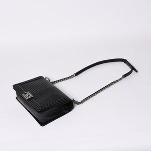 Very Good Condition CHANEL Boy Chanel Chevron Chain Shoulder Bag A92193 20th Series Coco Mark Calfskin Black Used 4a000907