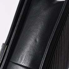 画像をギャラリービューアに読み込む, 極美品 CHANEL シャネル ボーイシャネル シェブロン チェーンショルダーバッグ A92193 20番台 ココマーク カーフスキン ブラック 中古 4a000907