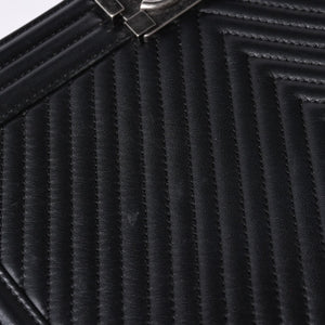 Very Good Condition CHANEL Boy Chanel Chevron Chain Shoulder Bag A92193 20th Series Coco Mark Calfskin Black Used 4a000907
