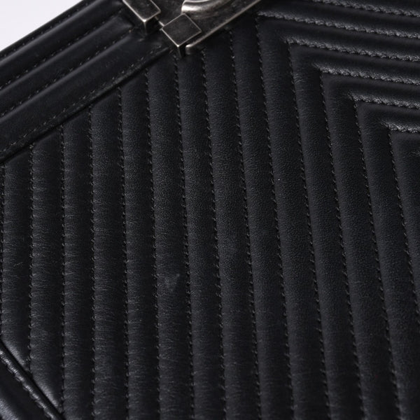 Very Good Condition CHANEL Boy Chanel Chevron Chain Shoulder Bag A92193 20th Series Coco Mark Calfskin Black Used 4a000907