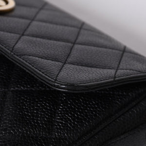 CHANEL シャネル Sフラップ Sチェーンショルダーバッグ 2番台 ココマーク キャビアスキン ブラック ゴールド金具 美品 中古 4a000931