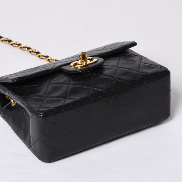 Very Good Condition CHANEL Mini Matelasse 17 S Flap S Chain Shoulder Bag No. 2 Coco Mark Lambskin Black Used 4a000934