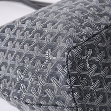 画像をギャラリービューアに読み込む, 新品同様 GOYARD ゴヤール サンルイPM バッグ トートバッグ STLOUIPMLTY01CL01P グレー PVC レザー 中古 4a000881