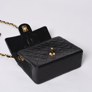 Very Good Condition CHANEL Mini Matelasse 17 S Flap S Chain Shoulder Bag No. 2 Coco Mark Lambskin Black Used 4a000934