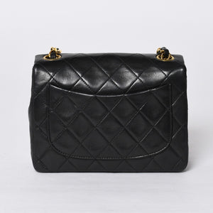 Very Good Condition CHANEL Mini Matelasse 17 S Flap S Chain Shoulder Bag No. 2 Coco Mark Lambskin Black Used 4a000934