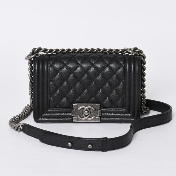 Very Good Condition CHANEL BOY CHANEL Boy Chanel Chain Shoulder Bag No. 29 Coco Mark Caviar Skin Black Used 4a000932