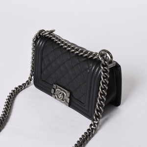 Very Good Condition CHANEL BOY CHANEL Boy Chanel Chain Shoulder Bag No. 29 Coco Mark Caviar Skin Black Used 4a000932