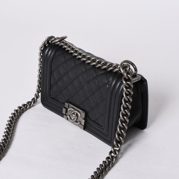 Very Good Condition CHANEL BOY CHANEL Boy Chanel Chain Shoulder Bag No. 29 Coco Mark Caviar Skin Black Used 4a000932