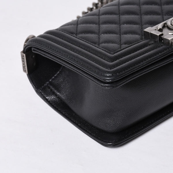 Very Good Condition CHANEL BOY CHANEL Boy Chanel Chain Shoulder Bag No. 29 Coco Mark Caviar Skin Black Used 4a000932