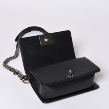 画像をギャラリービューアに読み込む, 極美品 CHANEL シャネル BOY CHANEL ボーイシャネル チェーンショルダーバッグ 29番台 ココマーク キャビアスキン ブラック 中古 4a000932