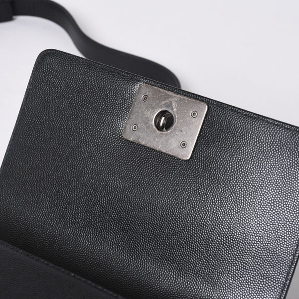 Very Good Condition CHANEL BOY CHANEL Boy Chanel Chain Shoulder Bag No. 29 Coco Mark Caviar Skin Black Used 4a000932
